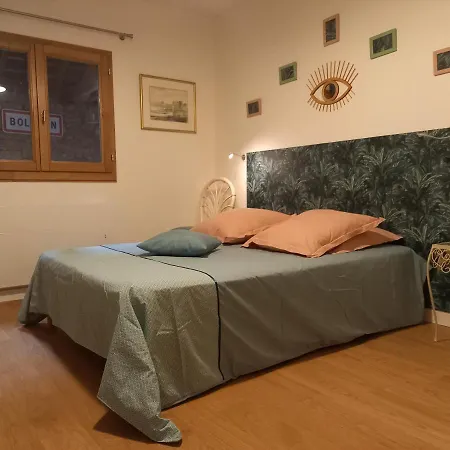La Vie Du Bief Bed & Breakfast